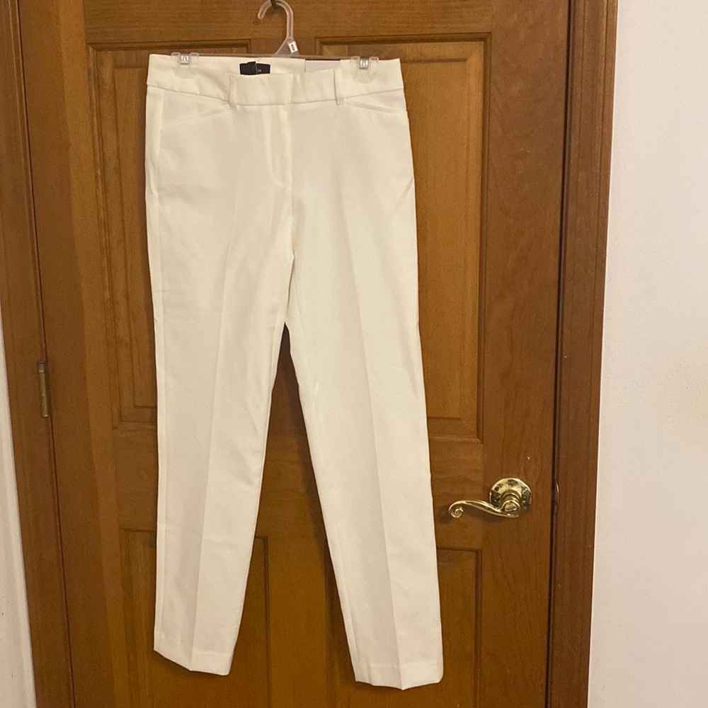 The woman White House black market slim ankle new with tag
